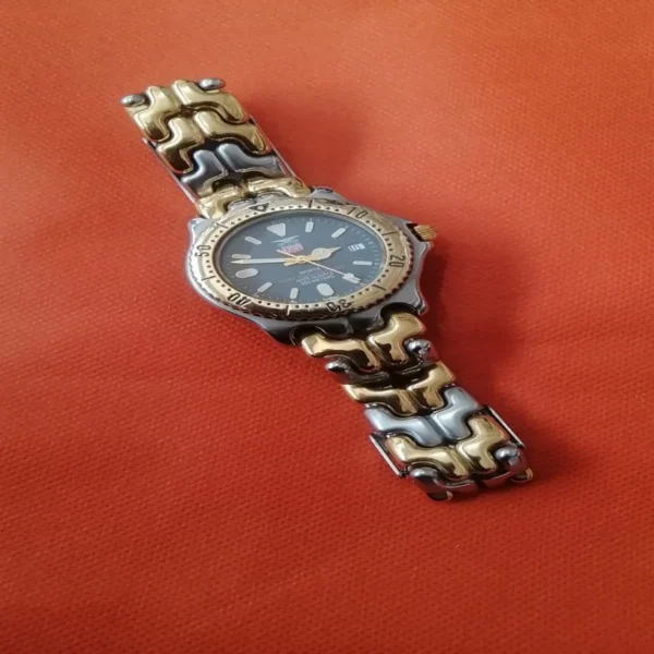 Detail shot of Elgin USA quartz watch