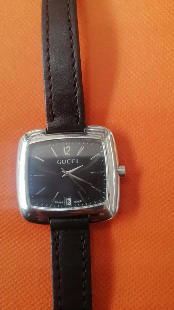 Gucci Swiss-made analog wristwatch front view