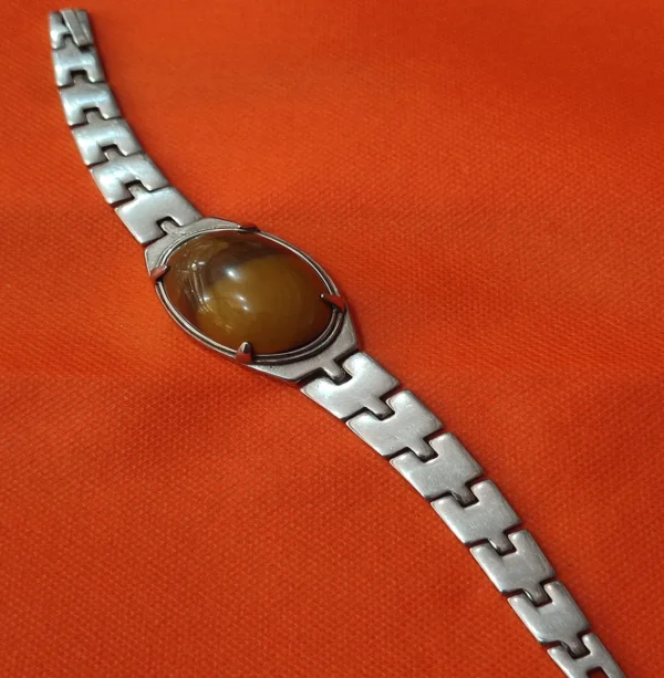 Top view of Aqeeq stone bracelet